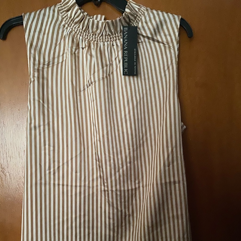 BANANA REPUBLIC